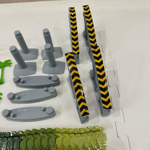 Dinosaur Race Car Track for Kids - Picture 5 of 7